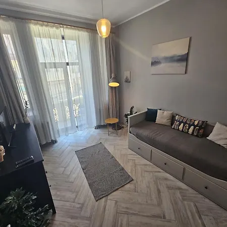 Apartment Zig Zag 4- Old Town Constanta